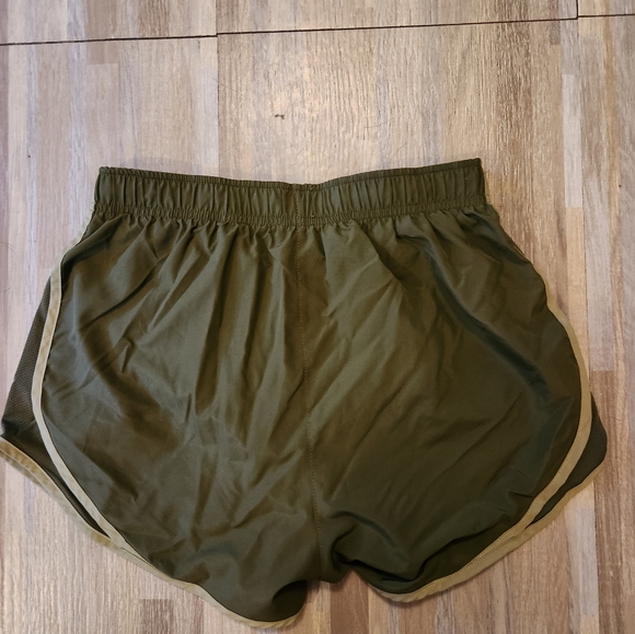 Nike Running Shorts - Picture 3 of 3